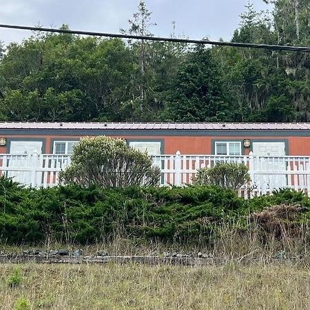 Rogue River Landing Resort ゴールドビーチ エクステリア 写真