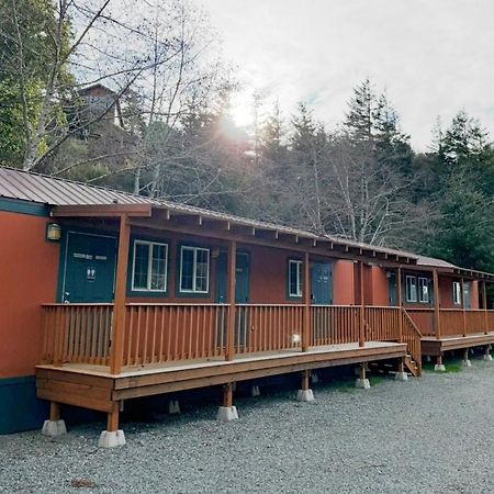 Rogue River Landing Resort ゴールドビーチ エクステリア 写真