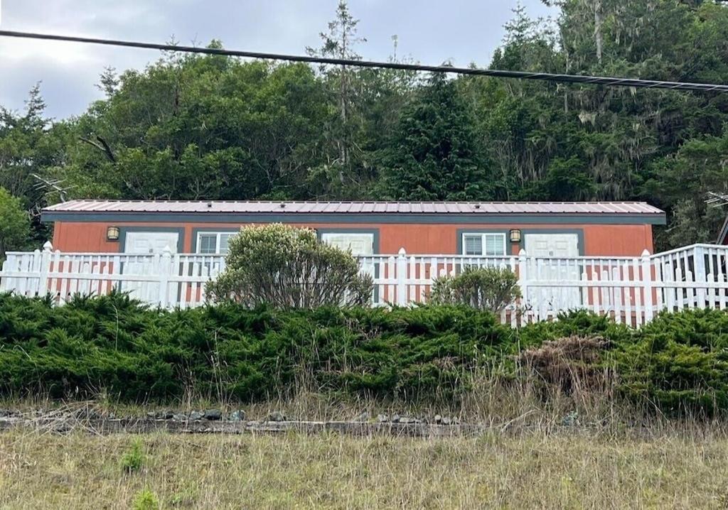 Rogue River Landing Resort ゴールドビーチ エクステリア 写真