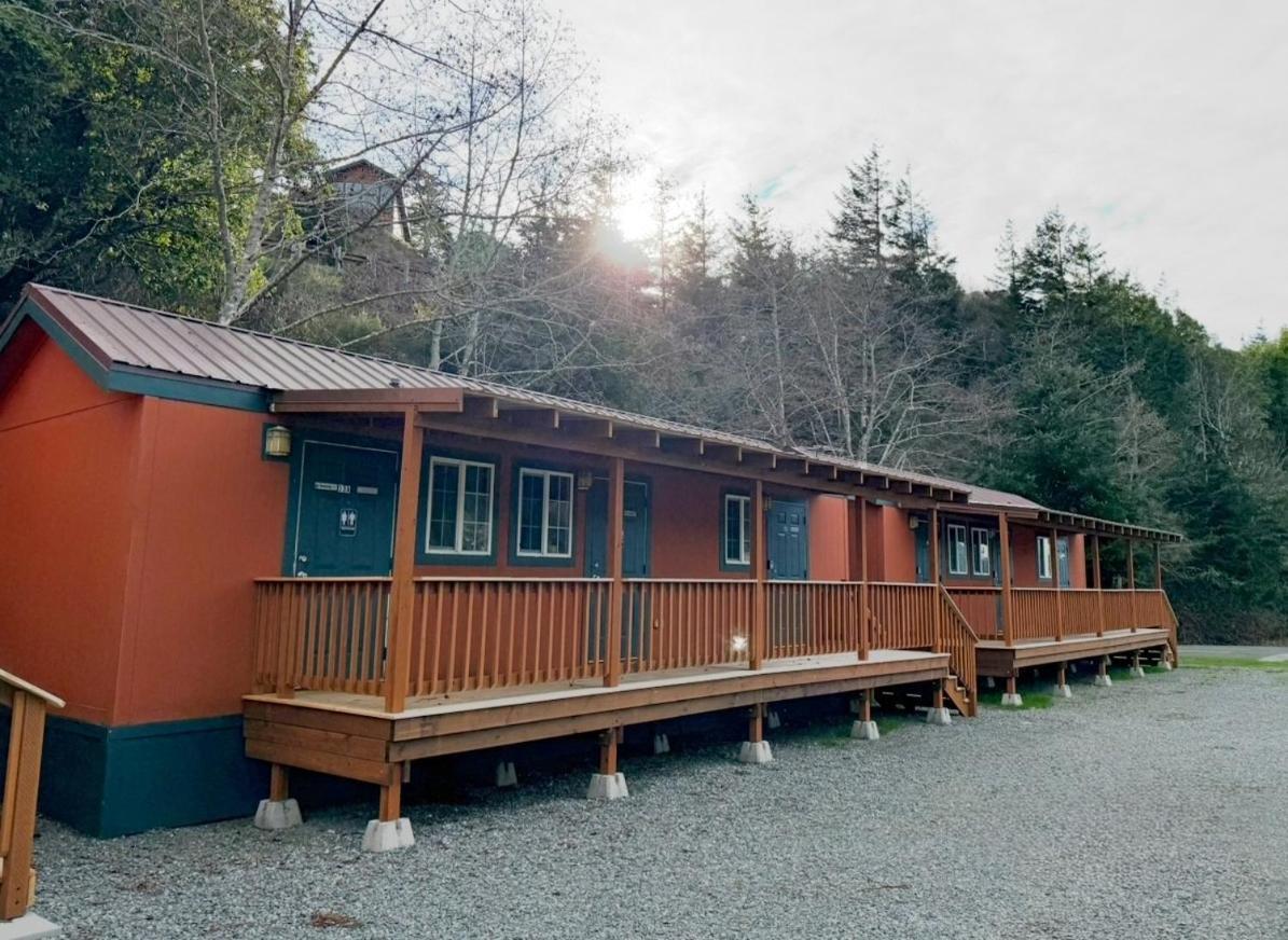 Rogue River Landing Resort ゴールドビーチ エクステリア 写真